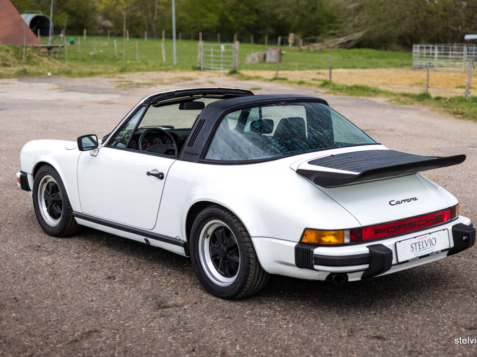 Image 12/45 of Porsche 911 Carrera 3.2 (1984)