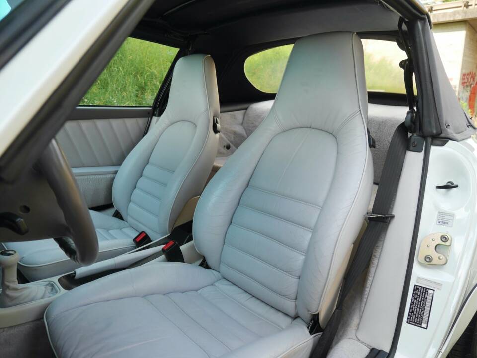Bild 19/45 von Porsche 911 Carrera 2 (1993)