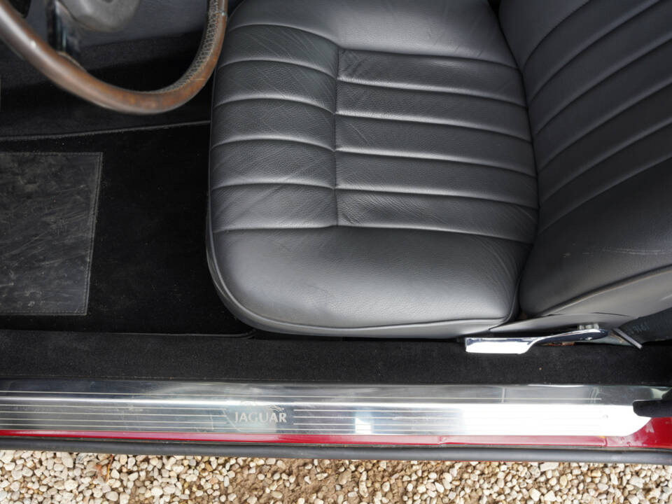 Bild 36/50 von Jaguar XJ 6 C 4.2 (1976)