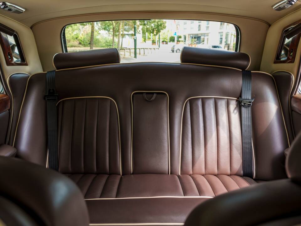 Image 25/28 of Rolls-Royce Silver Wraith II (1980)