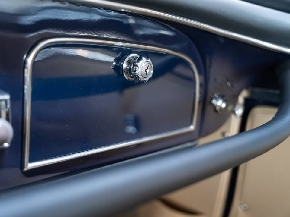 Bild 15/41 von Maserati 3500 GTI Touring (1962)