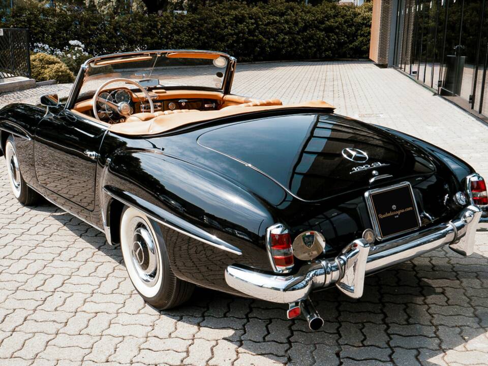 Image 7/42 of Mercedes-Benz 190 SL (1961)