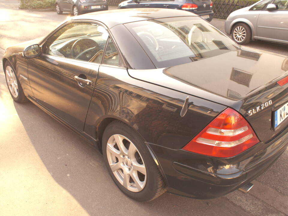 Image 2/5 de Mercedes-Benz SLK 200 Kompressor (2003)