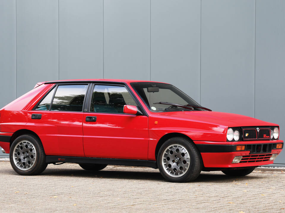Image 4/41 of Lancia Delta HF Integrale (1989)