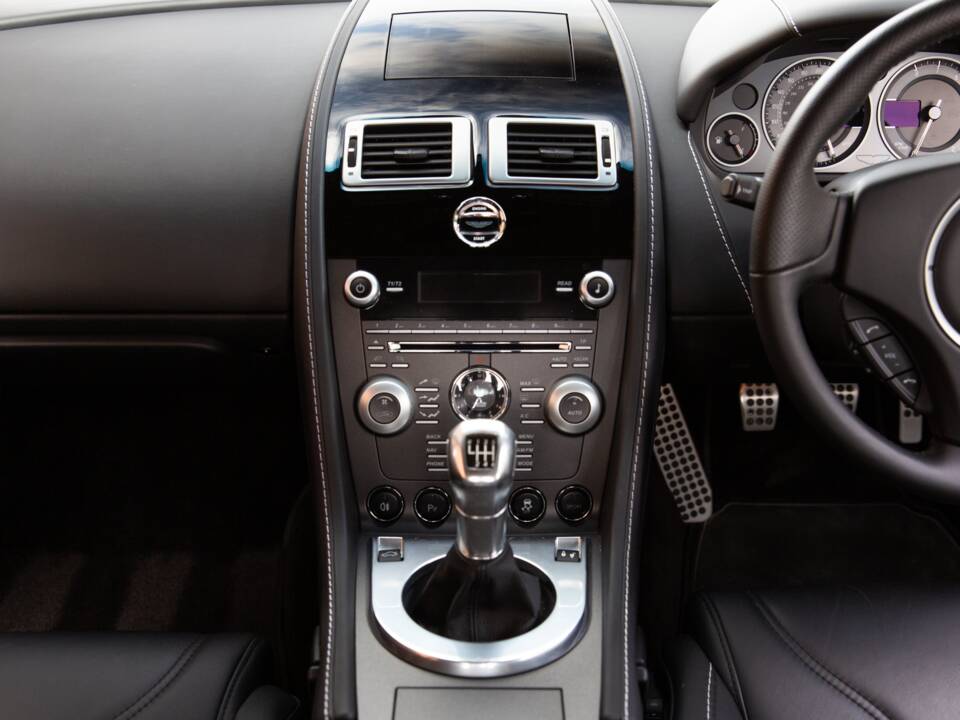 Bild 47/79 von Aston Martin V12 Vantage (2011)