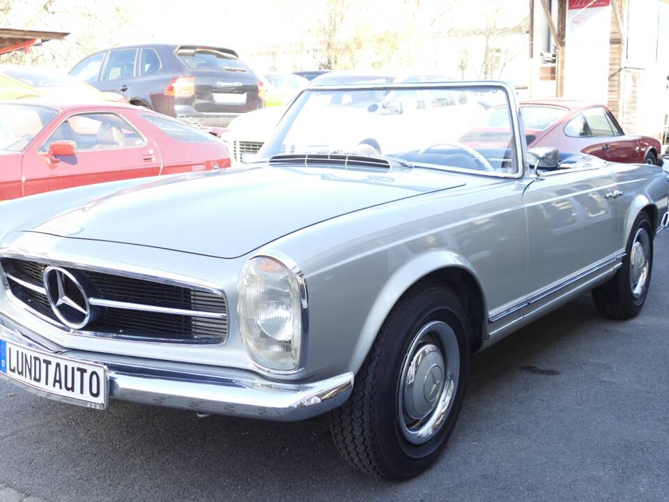 Image 14/34 de Mercedes-Benz 230 SL (1966)