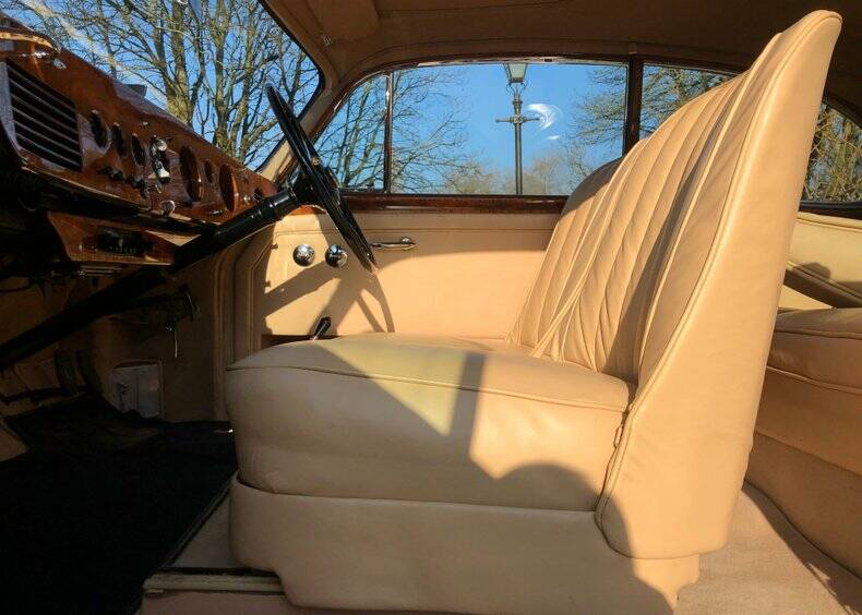 Image 8/50 of Bentley R-Type Continental (1954)