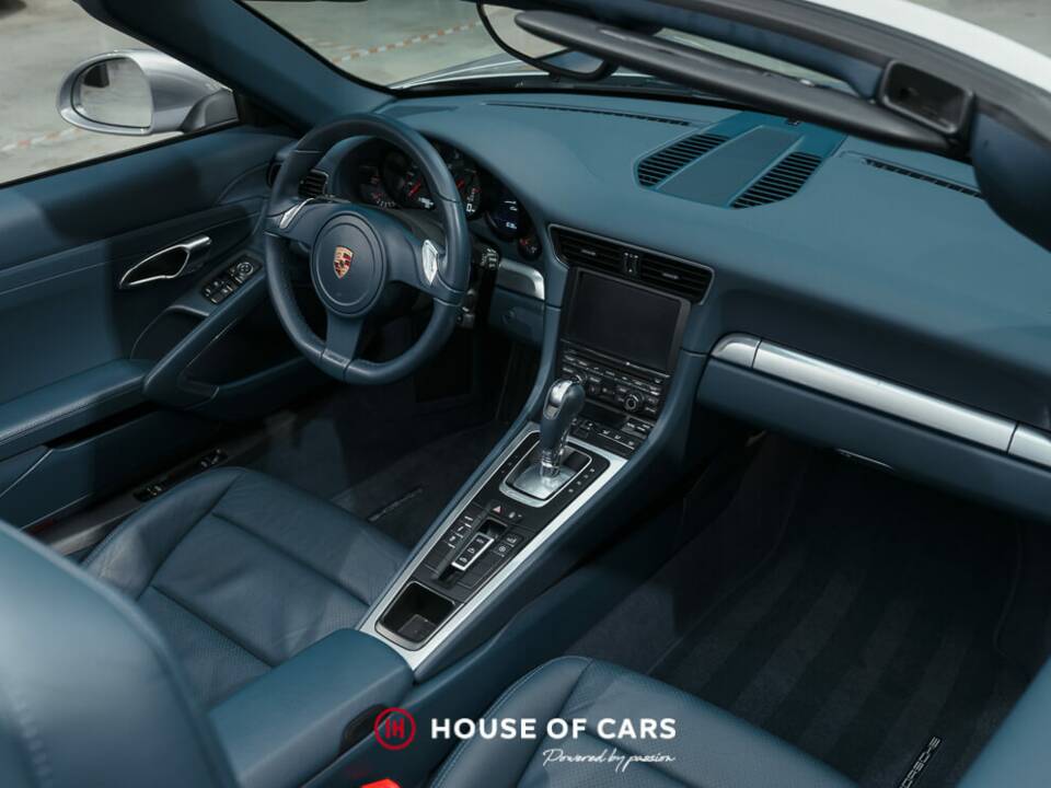 Image 17/24 of Porsche 911 Carrera (2012)