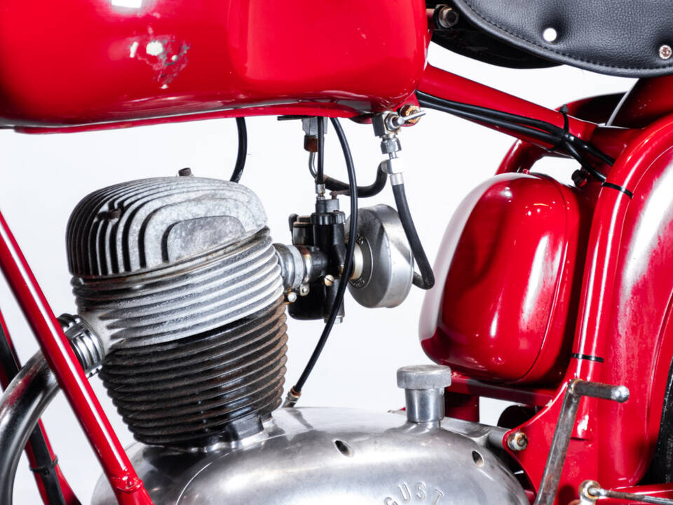 Image 15/24 of MV Agusta DUMMY (1955)