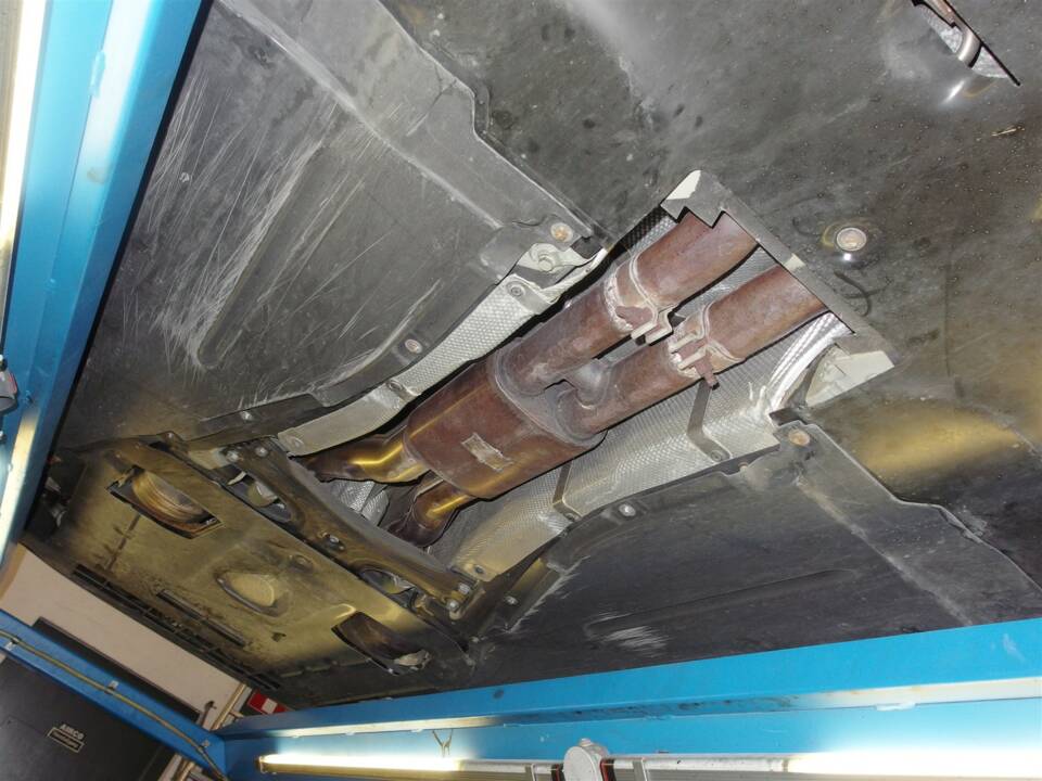 Image 84/99 of Ferrari California (2010)