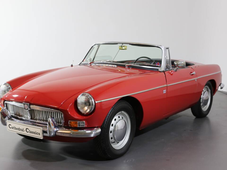 Image 33/49 of MG MGB (1966)