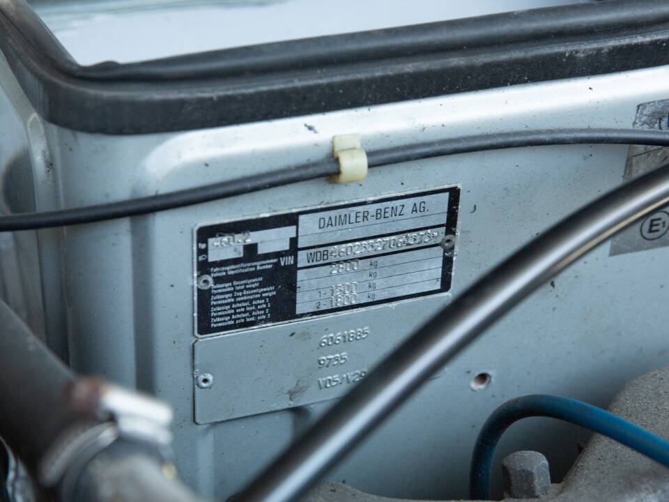 Image 42/45 of Mercedes-Benz 280 GE (LWB) (1989)