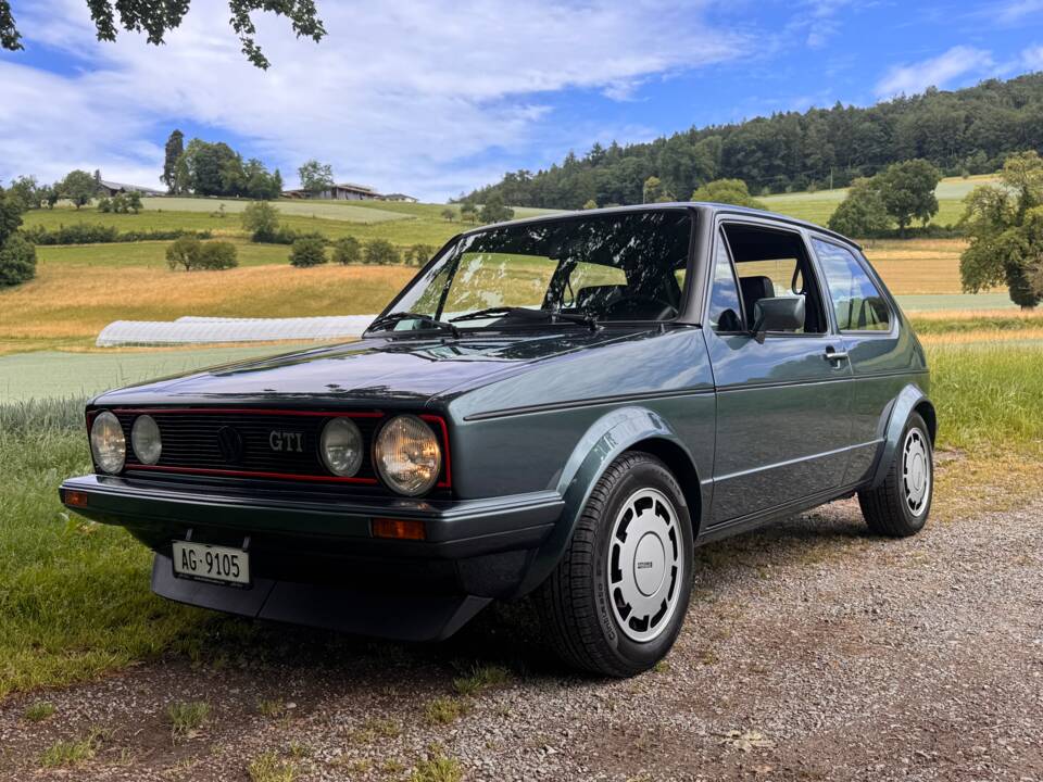 Afbeelding 3/18 van Volkswagen Golf Mk I GTI Pirelli 1.8 (1983)