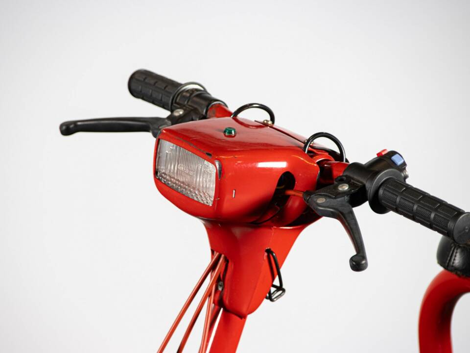 Image 10/50 de Quasar DUMMY (1983)