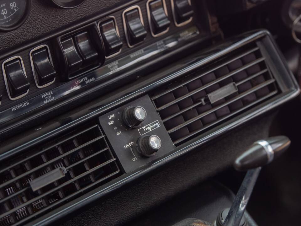 Image 45/50 de Jaguar Type E V12 (2+2) (1973)