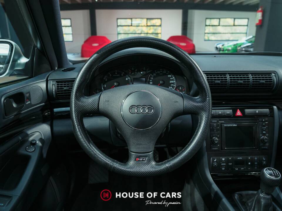 Bild 15/24 von Audi RS4 Avant (2001)