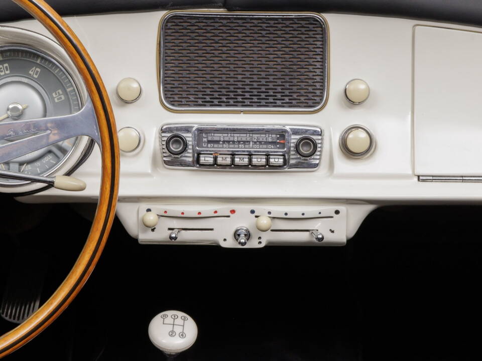 Image 36/43 of BMW 507 (1959)