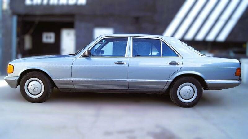 Image 3/9 of Mercedes-Benz 380 SE (1985)