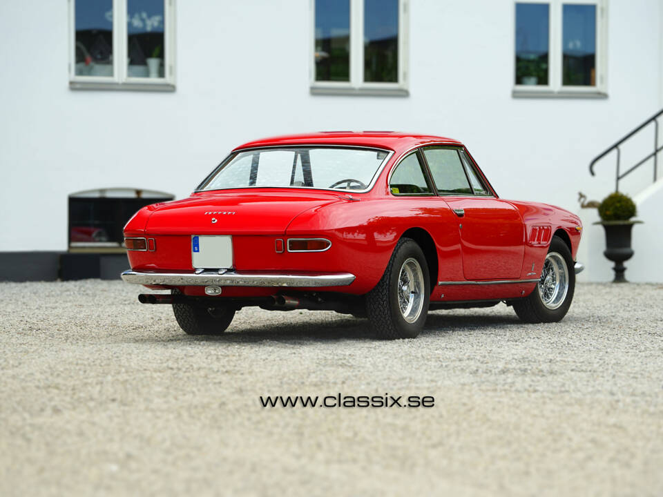 Image 5/27 of Ferrari 330 GT 2+2 (1964)