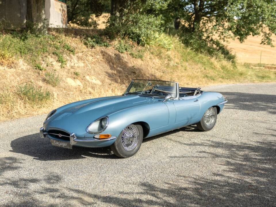 Image 3/50 de Jaguar Type E 3.8 (1964)