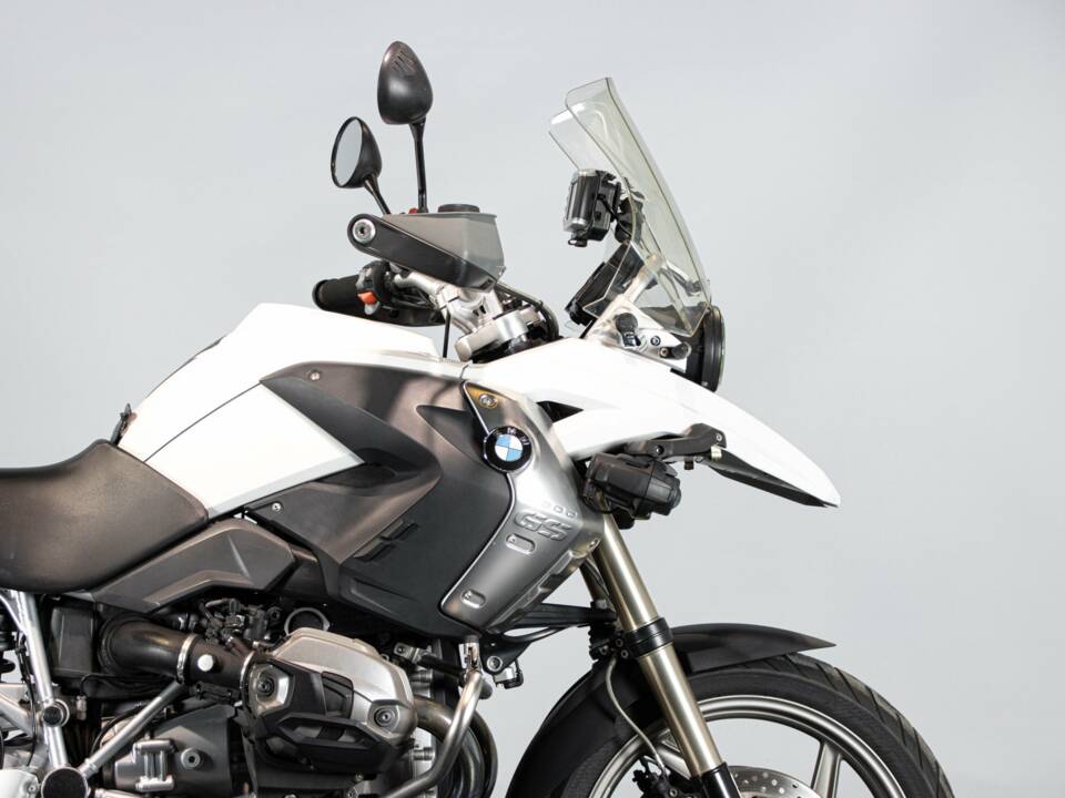 Image 34/50 of BMW DUMMY (2010)