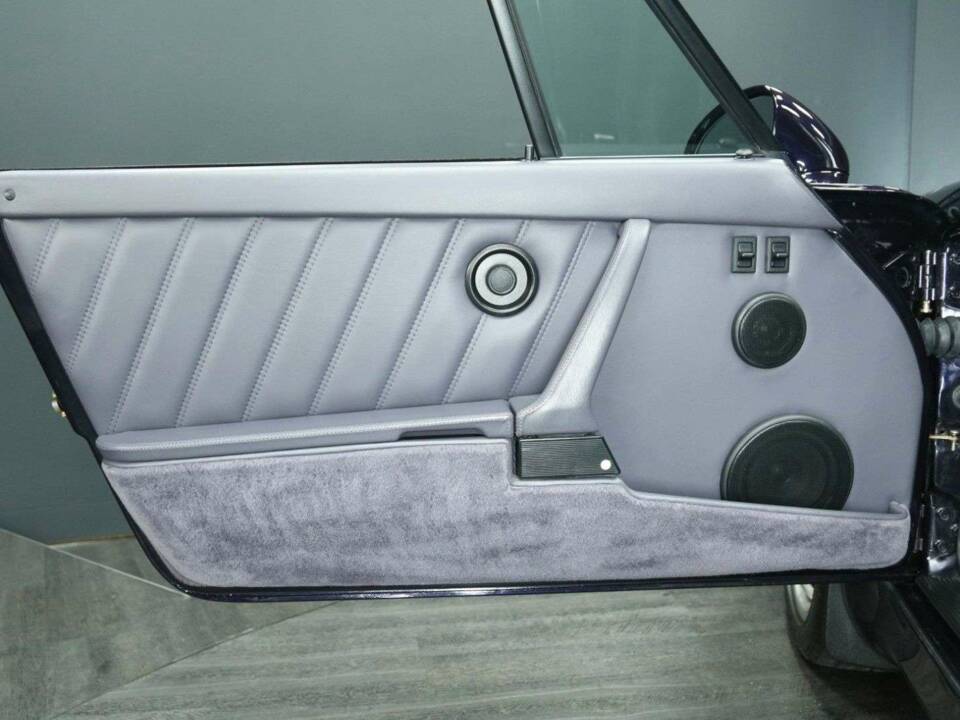 Immagine 11/50 di Porsche 911 Carrera 4 (1993)