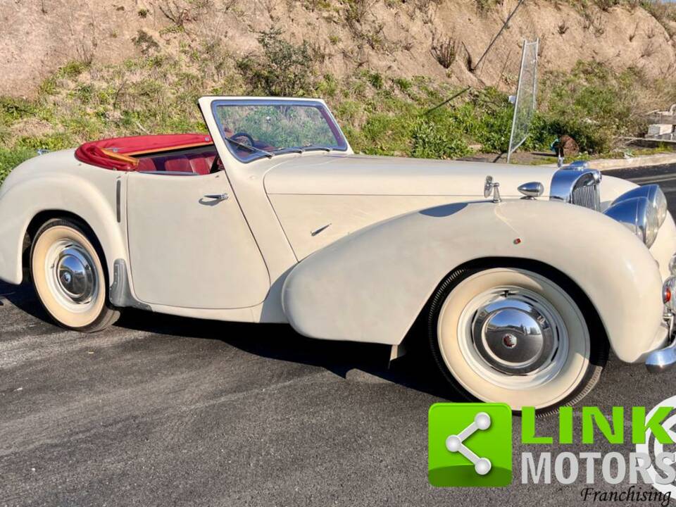 Image 2/10 de Triumph Dolomite 2-Litre (1942)