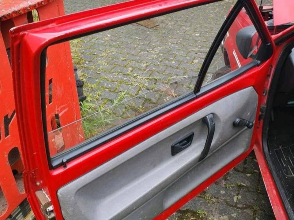 Imagen 8/13 de Volkswagen Polo II Hatchback 1.0 (1986)