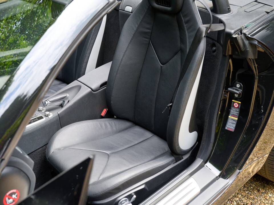 Image 41/50 of Mercedes-Benz SLK 350 (2004)