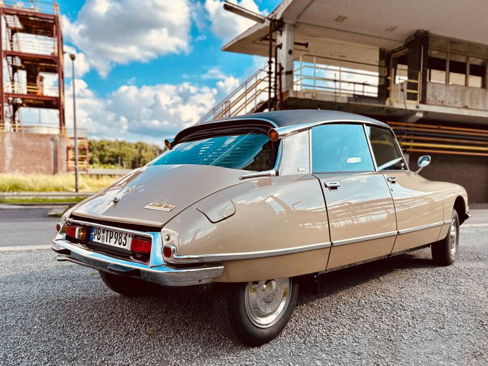 Image 30/54 of Citroën DS 21 Pallas (1972)