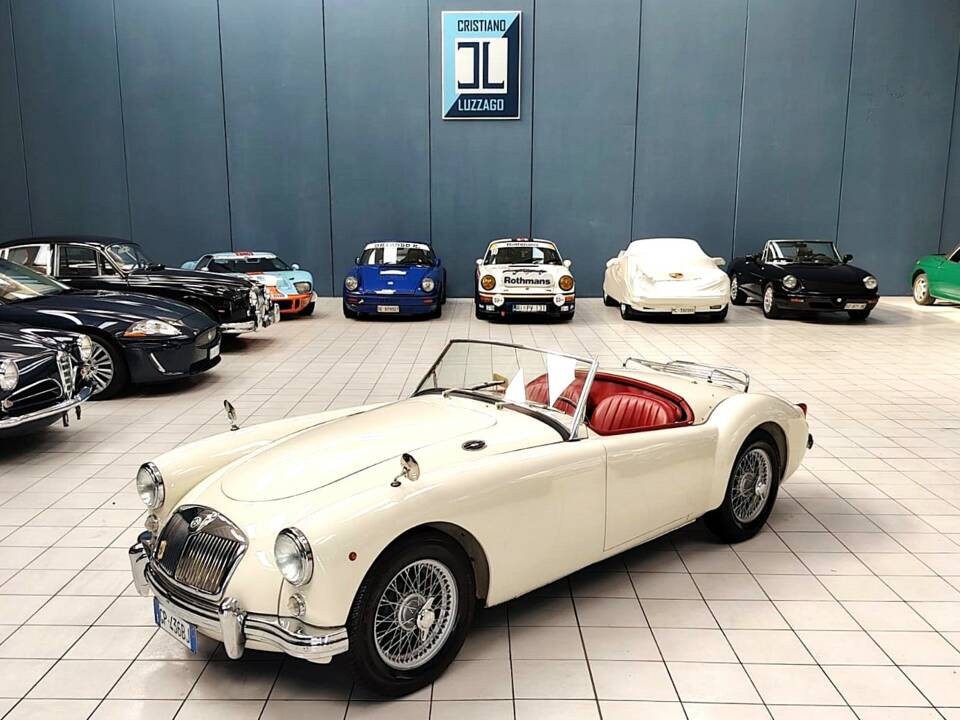 Image 1/61 of MG MGA 1500 (1958)