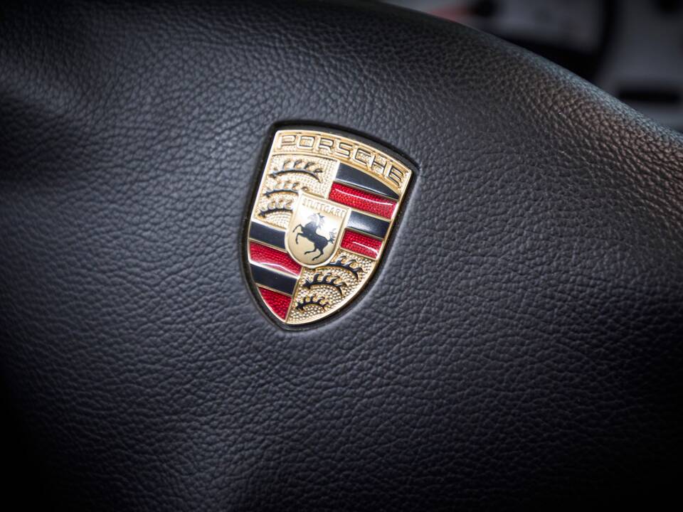 Bild 82/100 von Porsche 911 Carrera 4S (2004)
