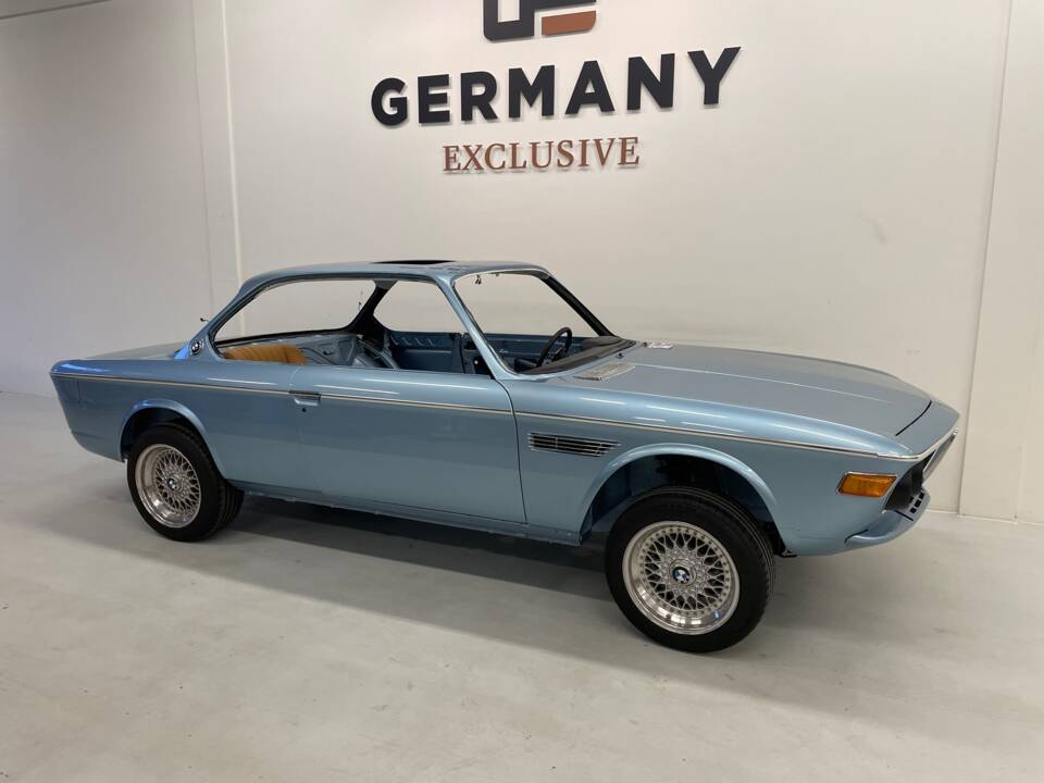 Image 2/22 of BMW 3.0 CSi (1973)