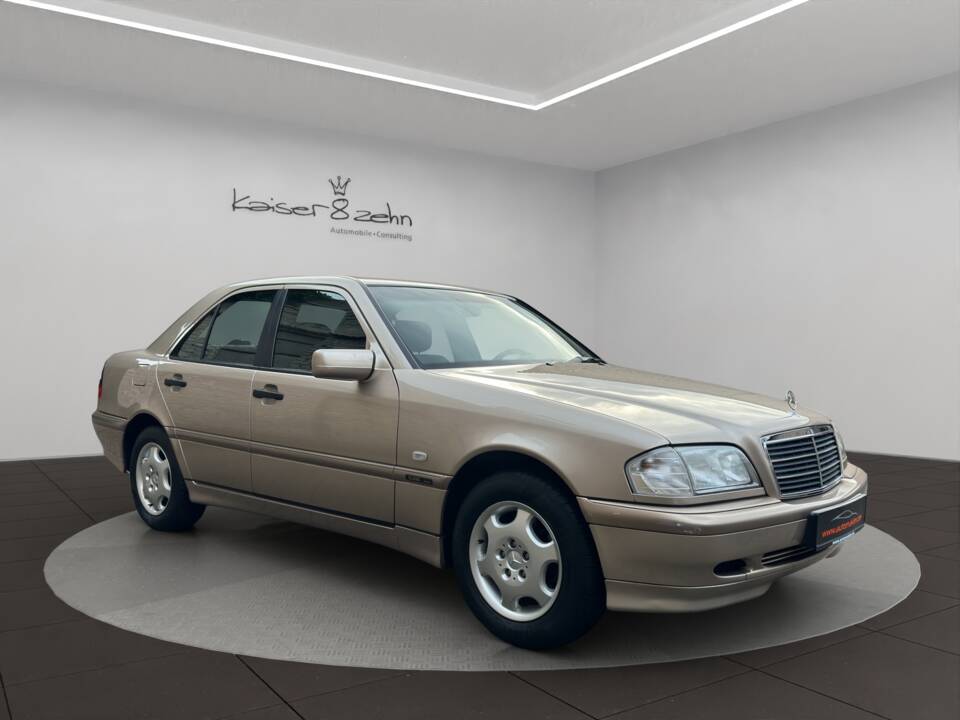 Bild 3/21 von Mercedes-Benz C 180 (2000)