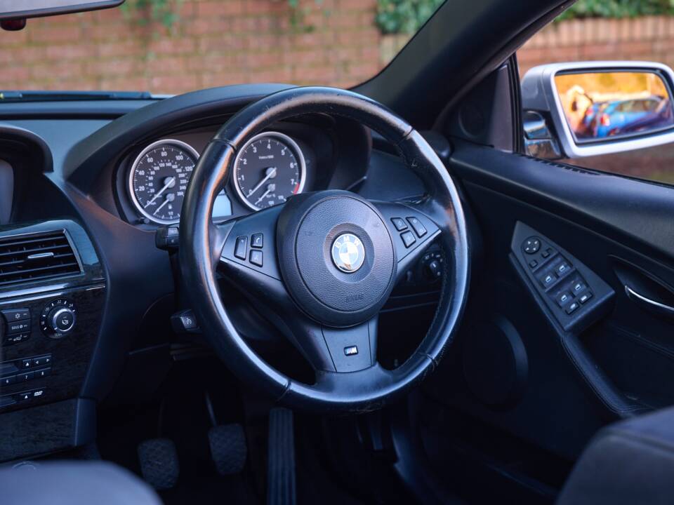 Immagine 38/50 di BMW 630i (2008)