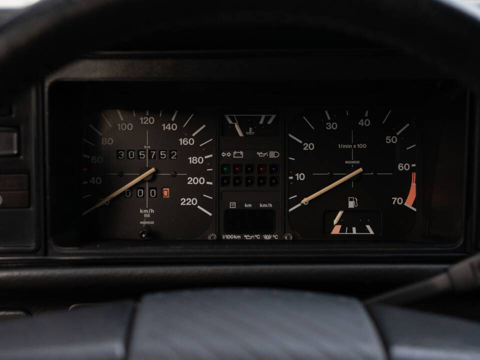 Bild 34/40 von Volkswagen Golf Mk I Convertible 1.8 (1991)