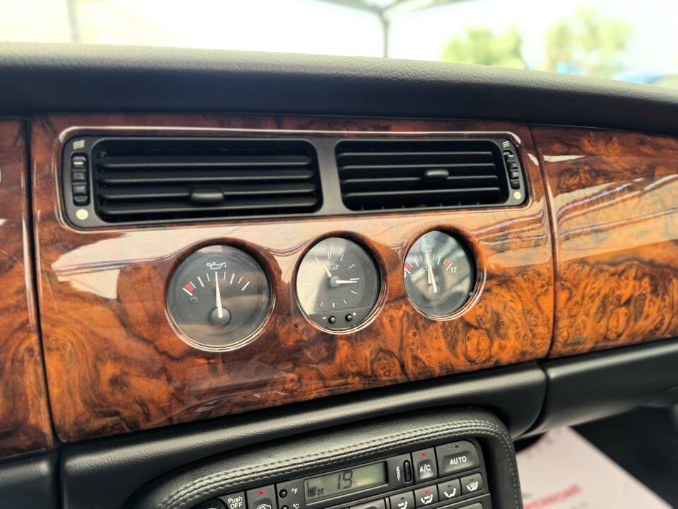 Imagen 19/34 de Jaguar XK8 4.0 (1999)