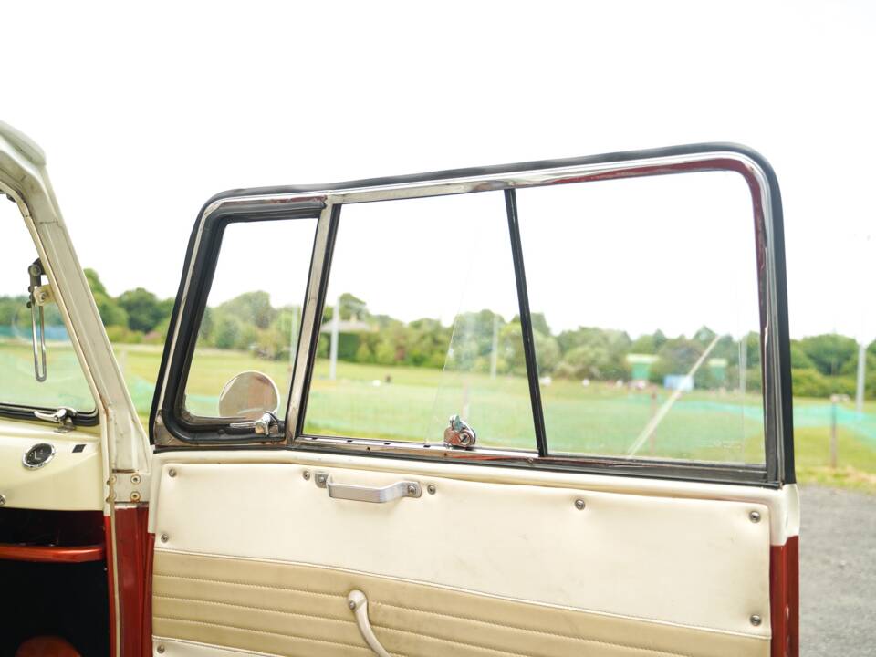Image 37/50 of Volkswagen T1 Kombi (1964)