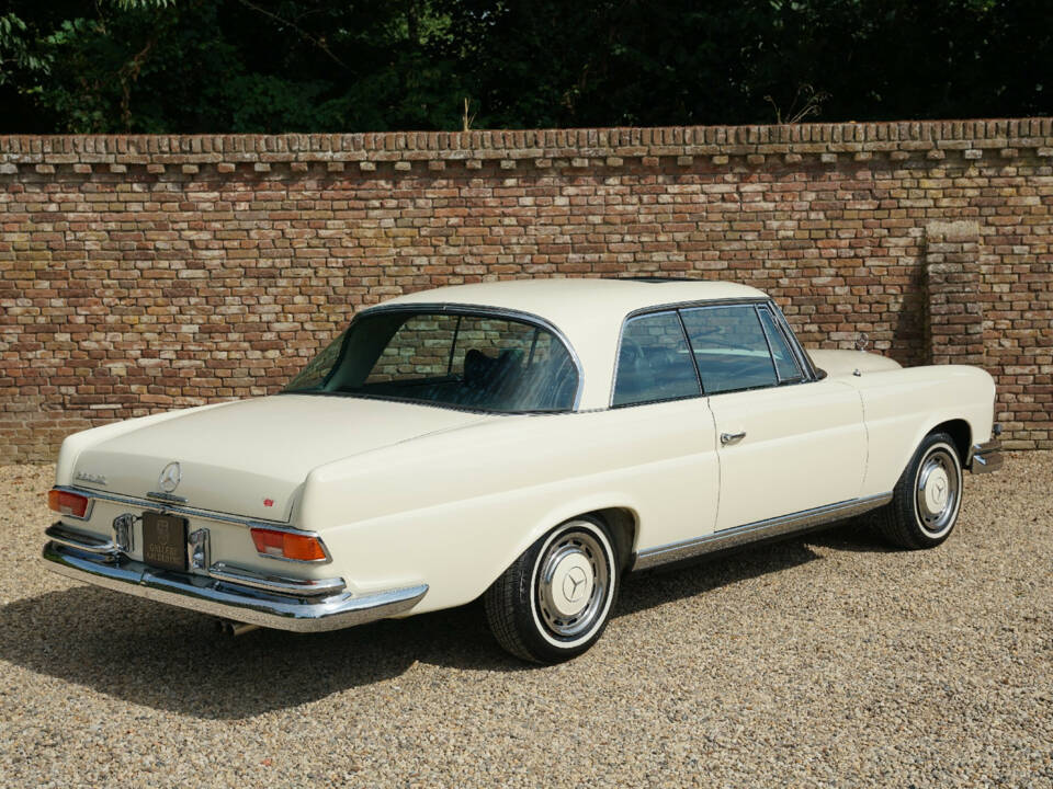 Image 28/50 of Mercedes-Benz 280 SE (1968)