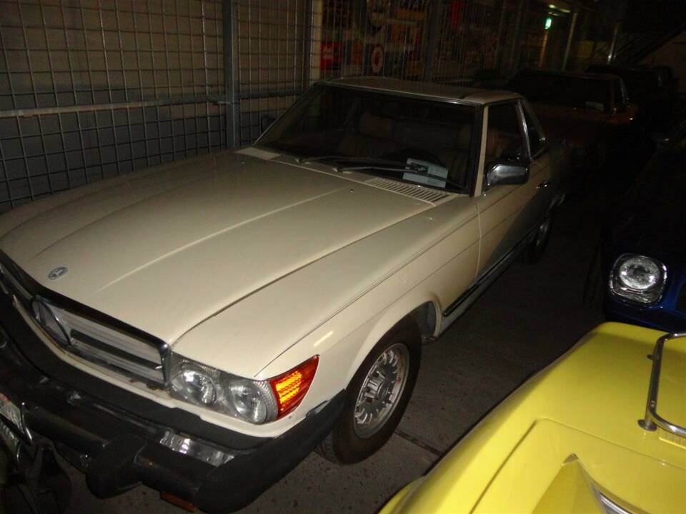 Immagine 20/29 di Mercedes-Benz 380 SL (1981)