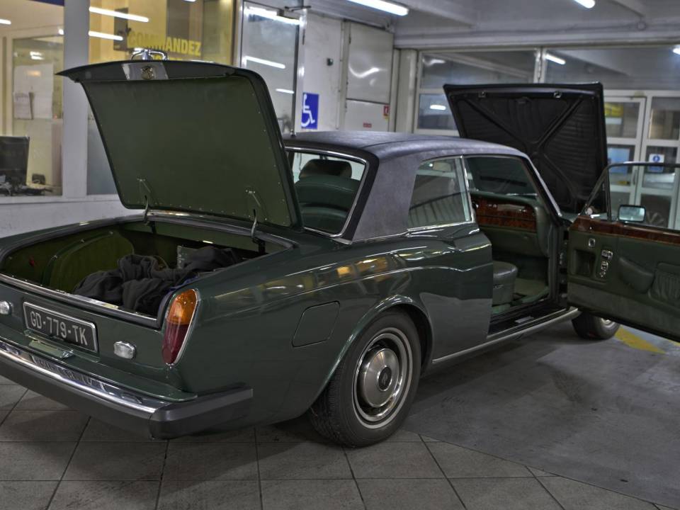 Image 43/50 of Rolls-Royce Corniche I (1978)