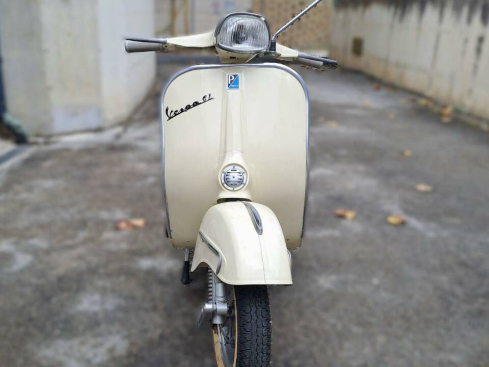Immagine 3/35 di Piaggio Vespa 150 GL (1963)