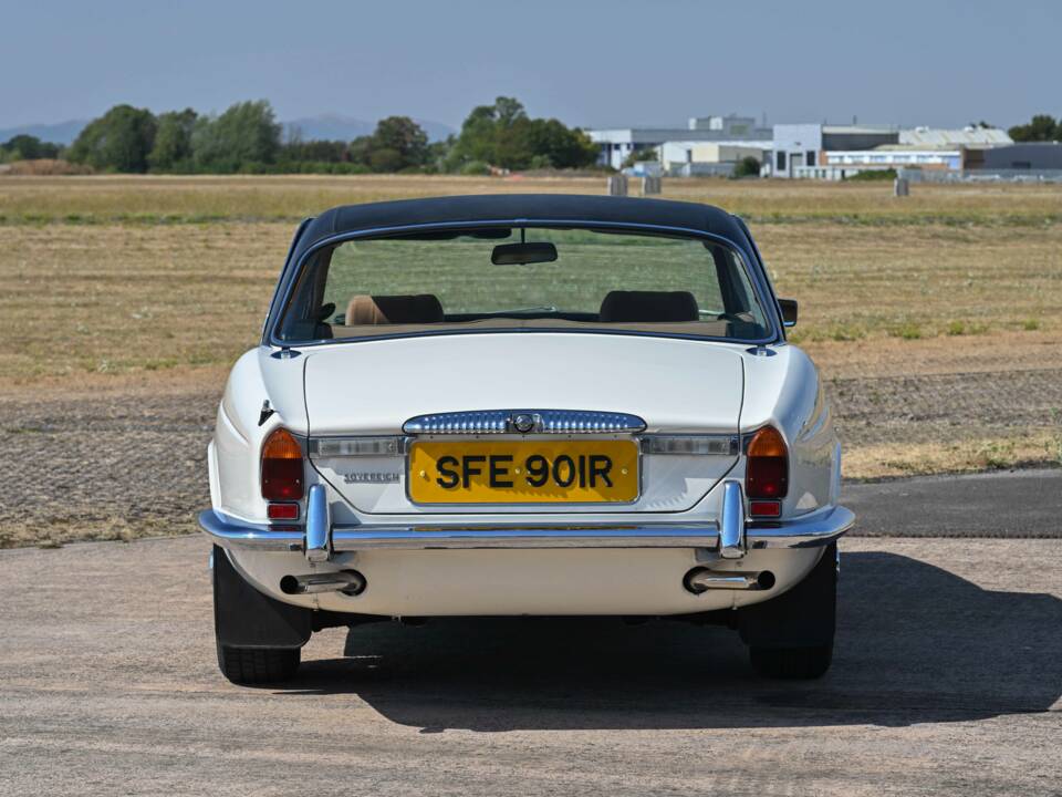 Bild 13/36 von Daimler Sovereign 4.2 (1976)