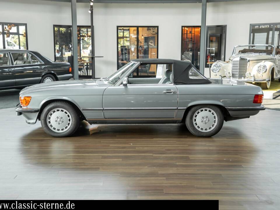 Image 2/15 of Mercedes-Benz 560 SL (1988)