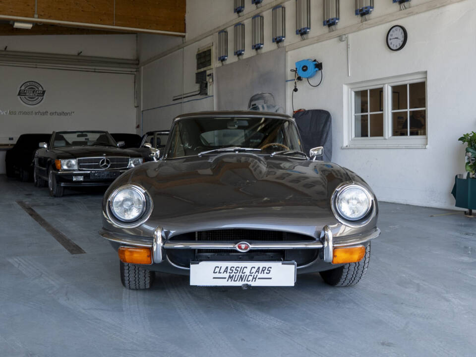 Image 9/15 of Jaguar E-Type (1969)