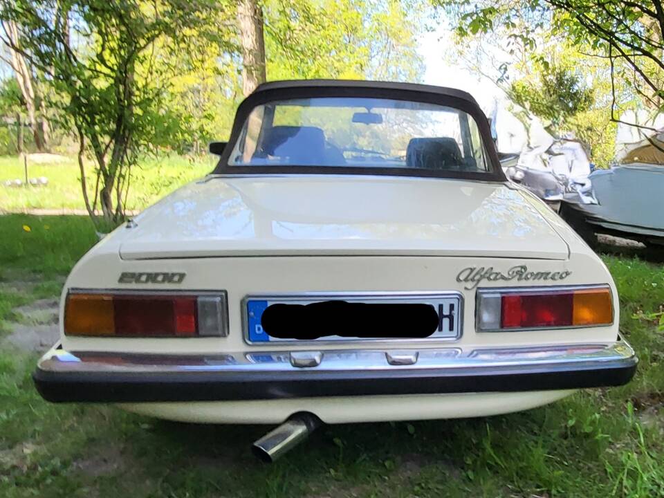 Image 4/37 of Alfa Romeo Spider Veloce 2000 (1982)
