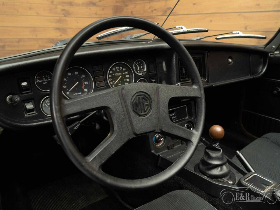 Image 5/6 of MG MGB (1978)