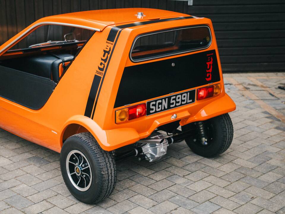 Image 53/56 of Bond Bug (1973)