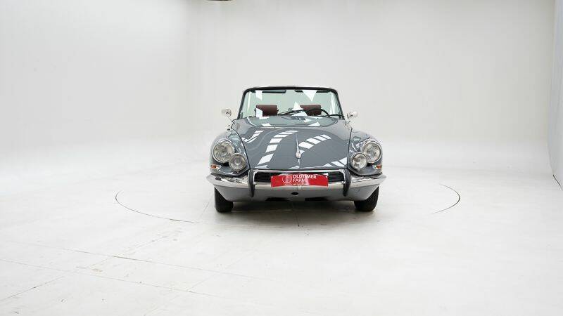 Afbeelding 5/15 van Citroën DS 21 (1968)