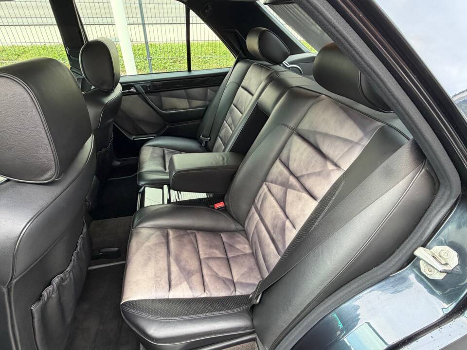 Bild 8/15 von Mercedes-Benz E 500 (1995)